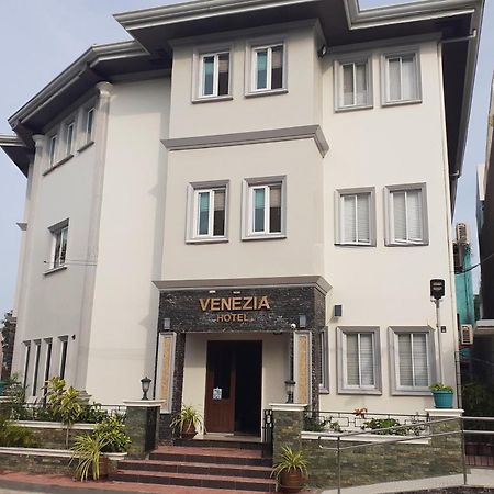 Venezia Suites Hotel Iloilo Екстер'єр фото