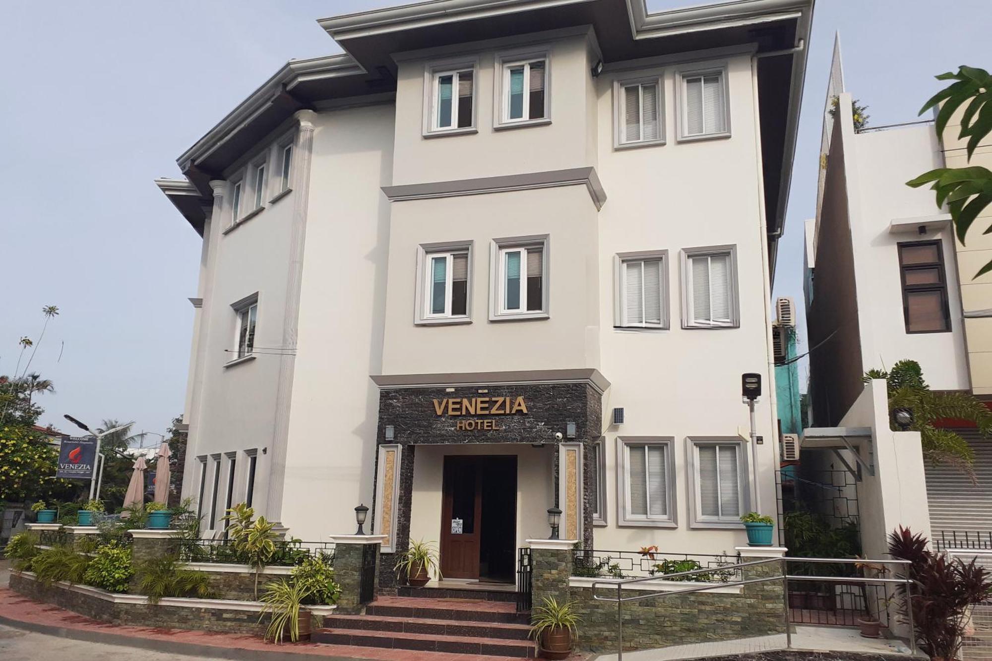 Venezia Suites Hotel Iloilo Екстер'єр фото
