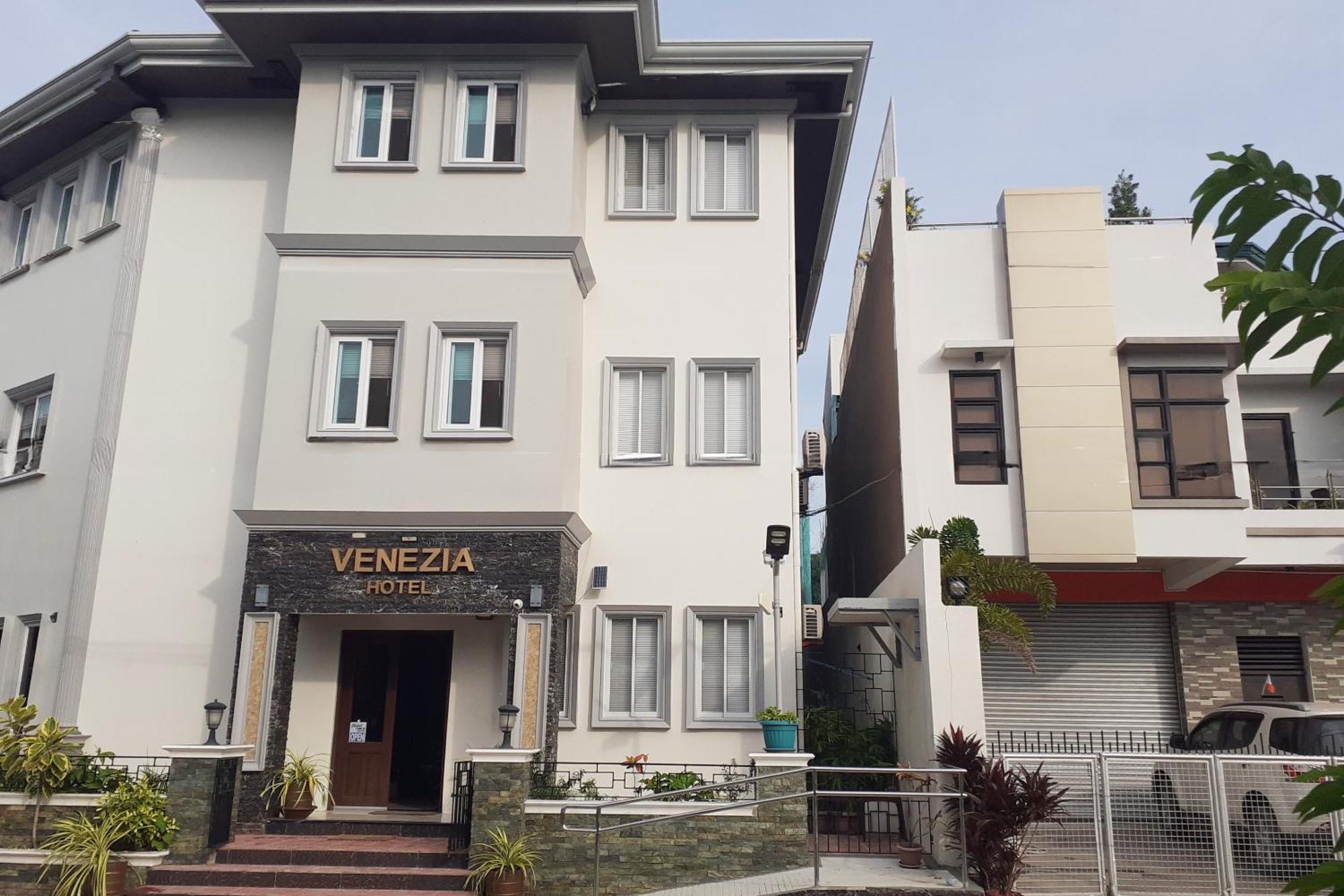 Venezia Suites Hotel Iloilo Екстер'єр фото