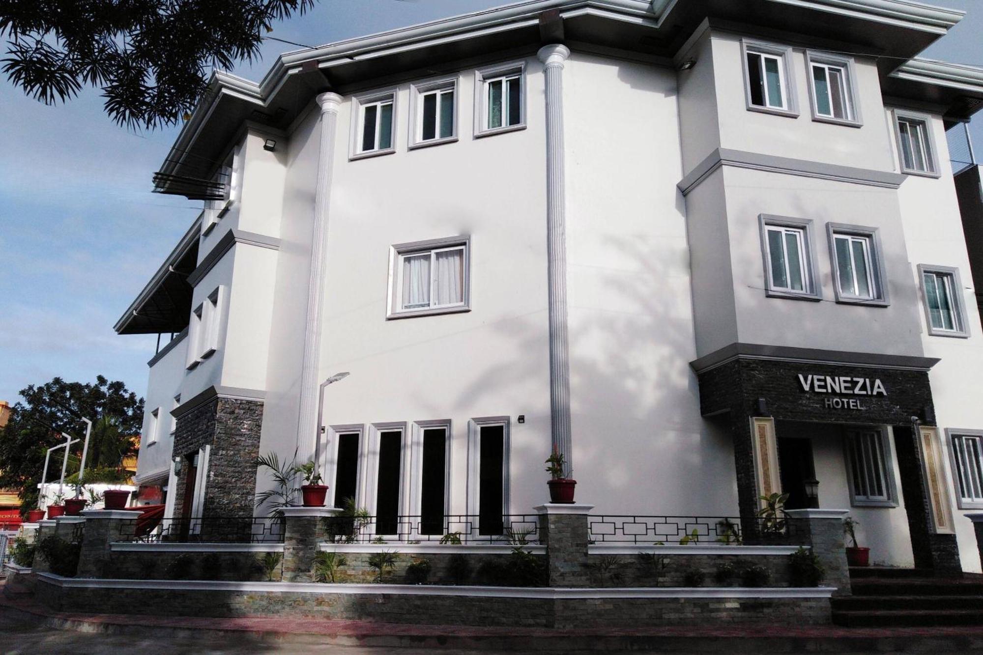 Venezia Suites Hotel Iloilo Екстер'єр фото