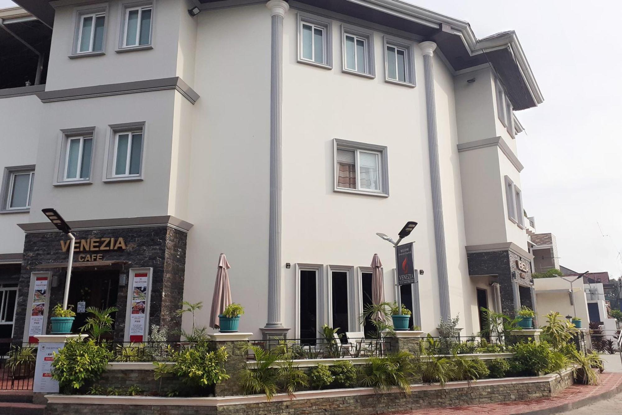 Venezia Suites Hotel Iloilo Екстер'єр фото