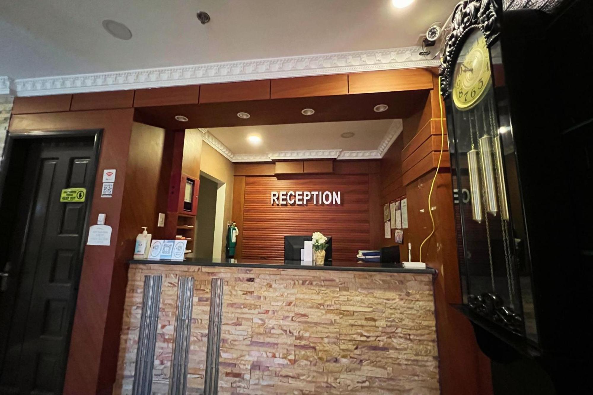 Venezia Suites Hotel Iloilo Екстер'єр фото