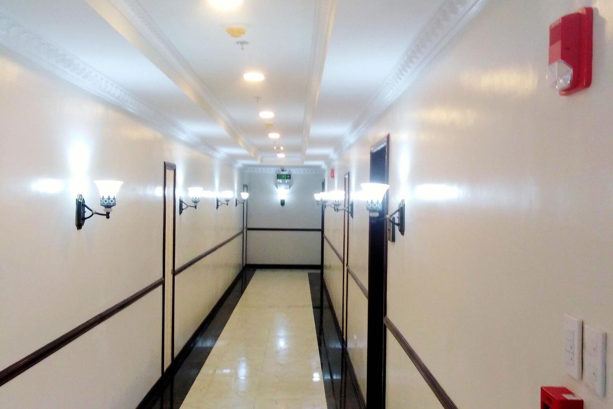Venezia Suites Hotel Iloilo Екстер'єр фото