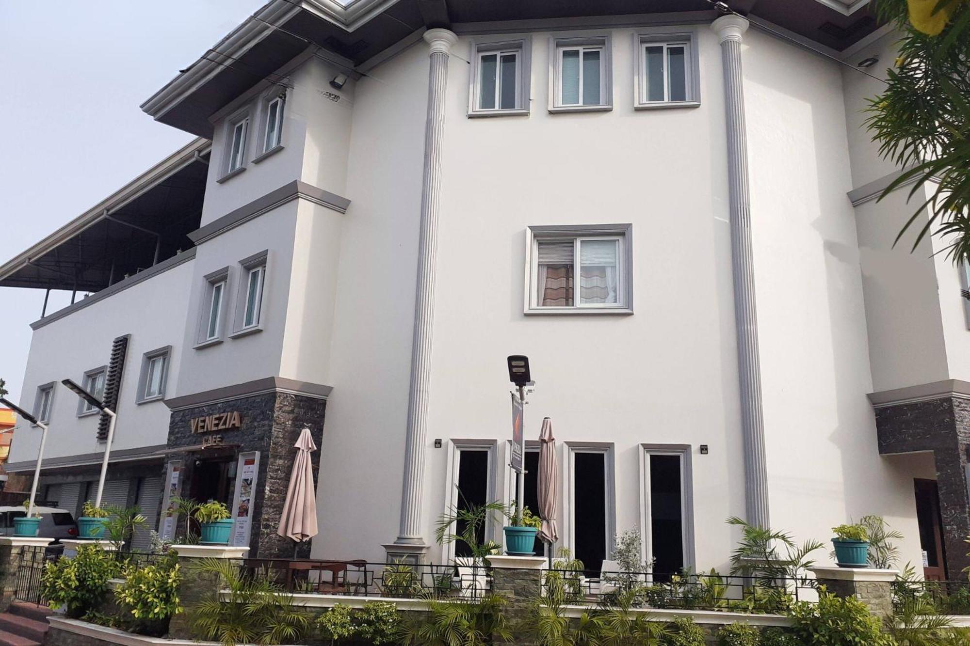 Venezia Suites Hotel Iloilo Екстер'єр фото