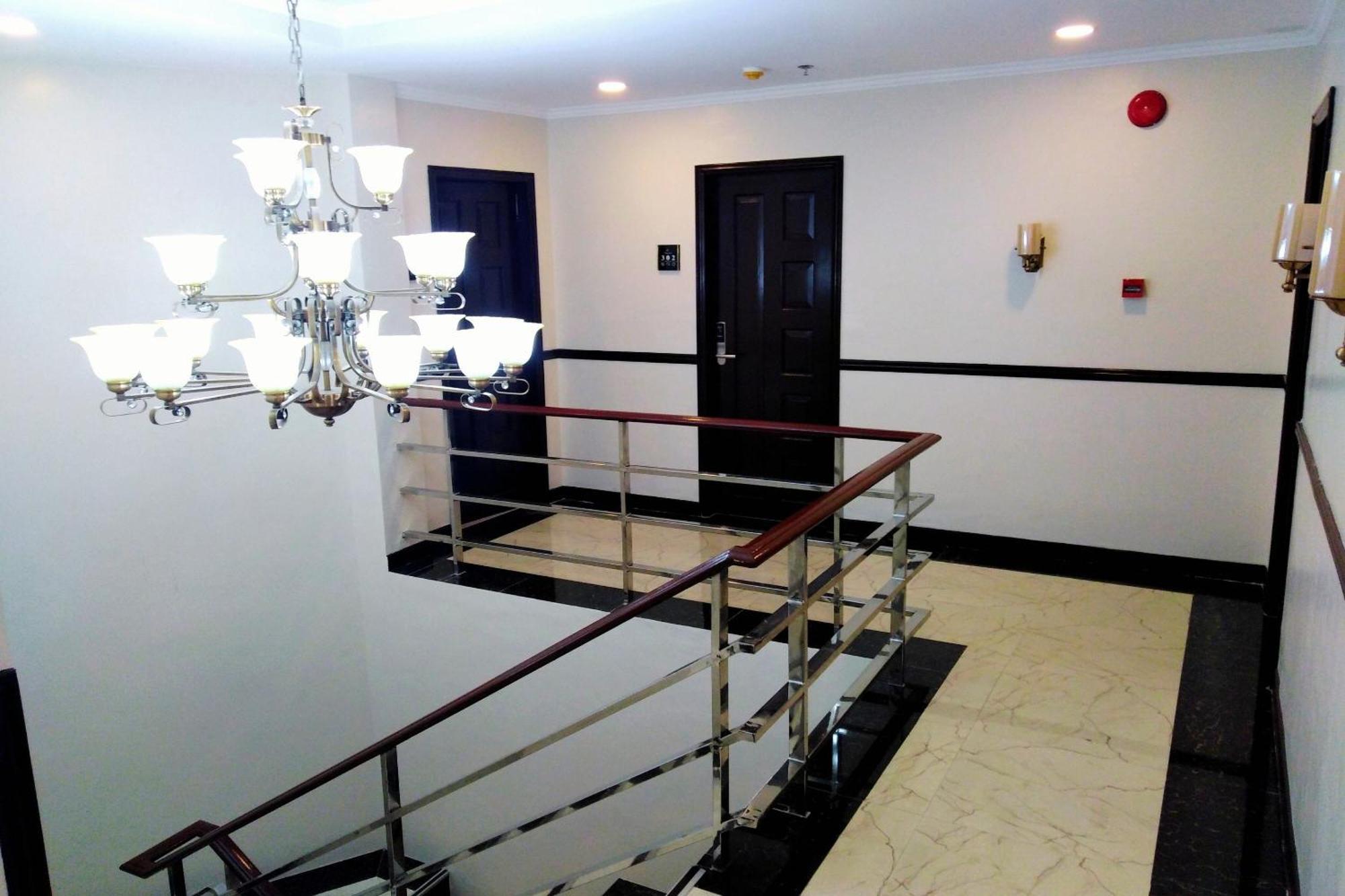 Venezia Suites Hotel Iloilo Екстер'єр фото